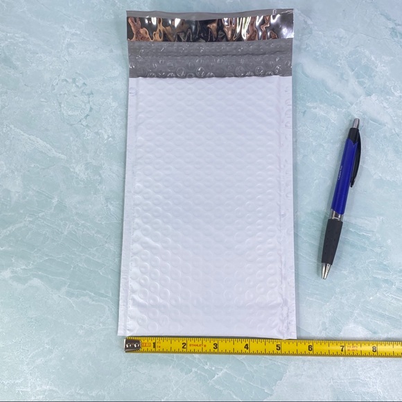 CLEARANCE 25 5X10 White Bubble Mailers - Picture 2 of 7
